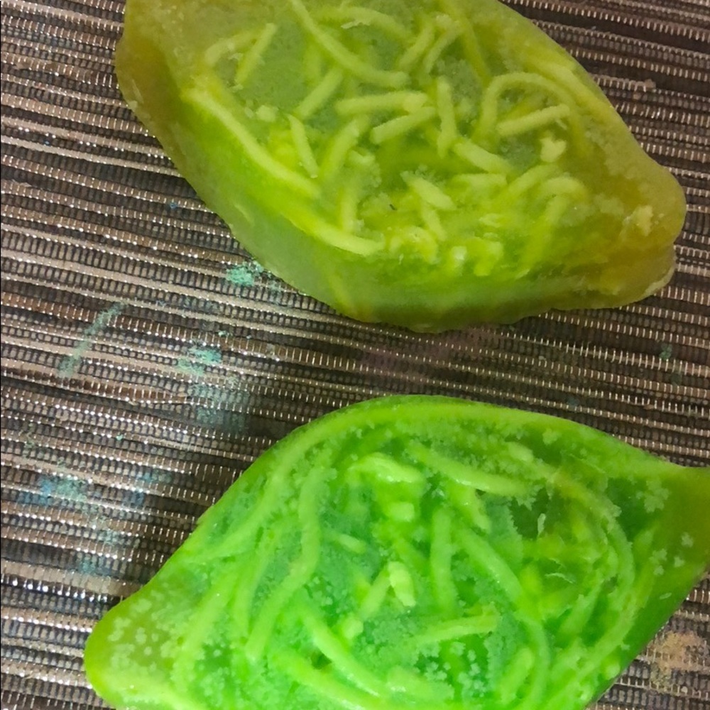 2 X Lush Cosmetics Can Citrus Soap
